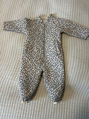 Konges sløjd Quilted Floral Baby One-Piece Romper in Cream & Navy